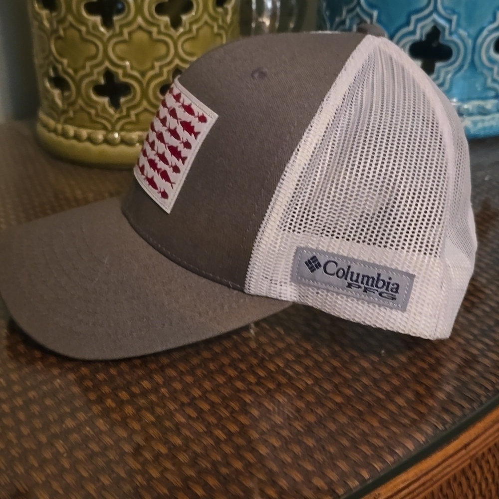 Columbia PFG Fish Flag Gray and White Mesh Cap - Picture 2 of 5